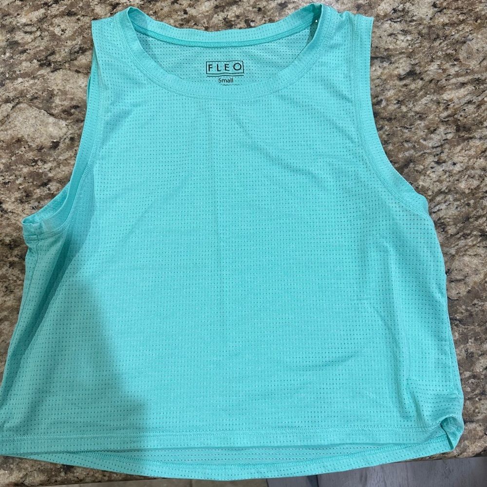 Fleo cropped muscle tank